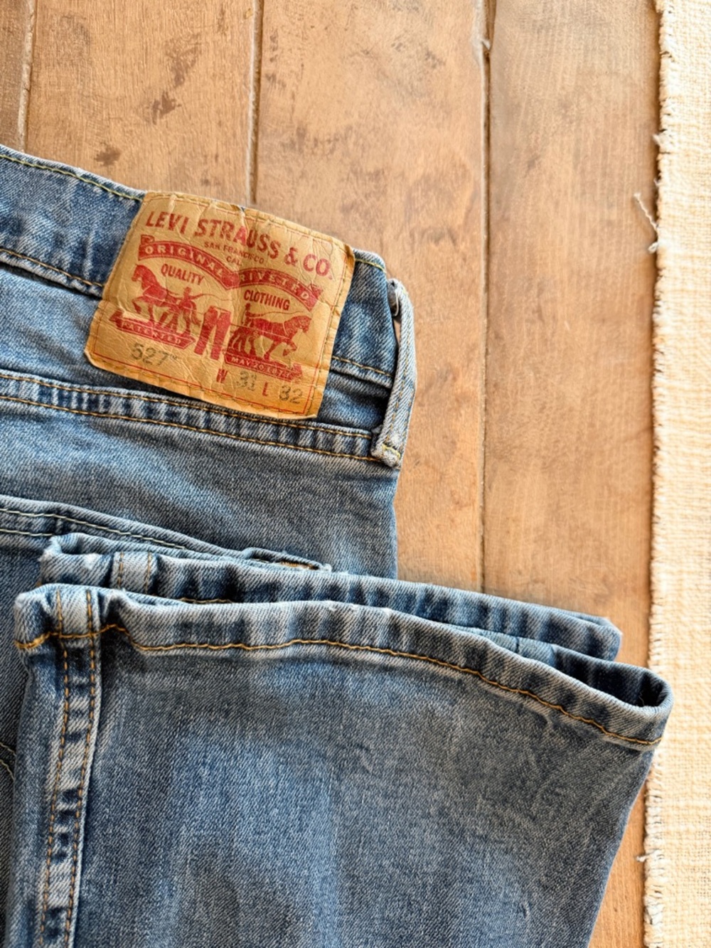 Levi’s men’s 527